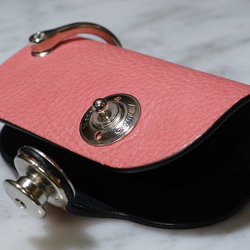 意大利皮革鑰匙包智能鑰匙兼容粉色×黑色 第3張的照片