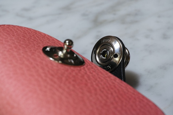 意大利皮革鑰匙包智能鑰匙兼容粉色×黑色 第5張的照片
