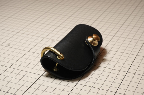 意大利皮革鑰匙包智能鑰匙兼容黃銅硬件黑色 第2張的照片