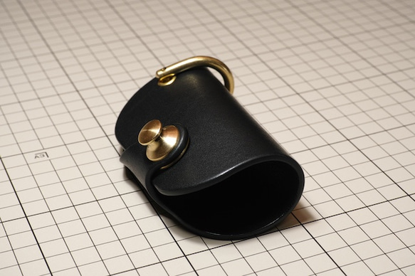 意大利皮革鑰匙包智能鑰匙兼容黃銅硬件黑色 第3張的照片