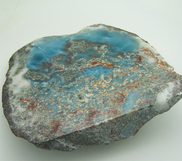 ラリマー　原石　【送料込】　LMRG005　ドミニカ共和国の鉱山から　larimar 1枚目の画像