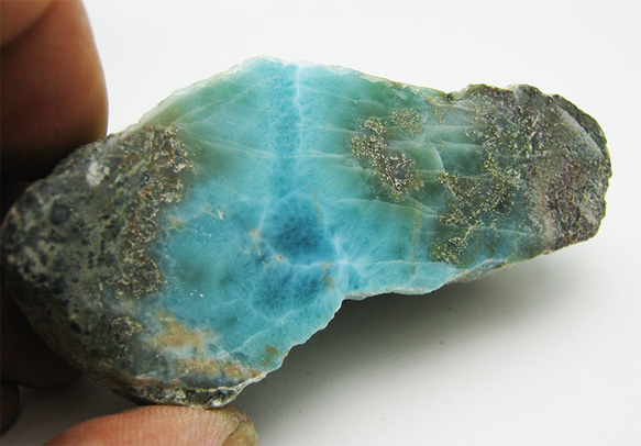 ラリマー　原石　【送料込】　LMRG018　ドミニカ共和国の鉱山から　larimar　直輸入 4枚目の画像