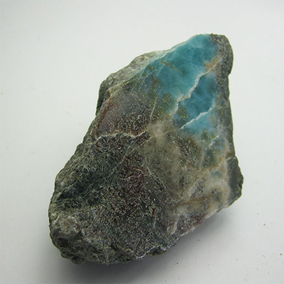 ラリマー　原石　【送料込】　LMRG033　ドミニカ共和国の鉱山から　larimar　直輸入 1枚目の画像