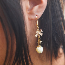 小巧的白巧克力無環耳環/tiny white chocolate pierced earrings 第3張的照片