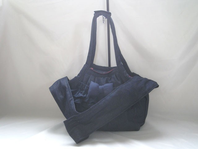 受注制作　Ｍサイズ　肩ベルト１００センチ　フリル付き　小型犬用スリング　ショルダー兼用２ウェイデニム　キャリーバッグ