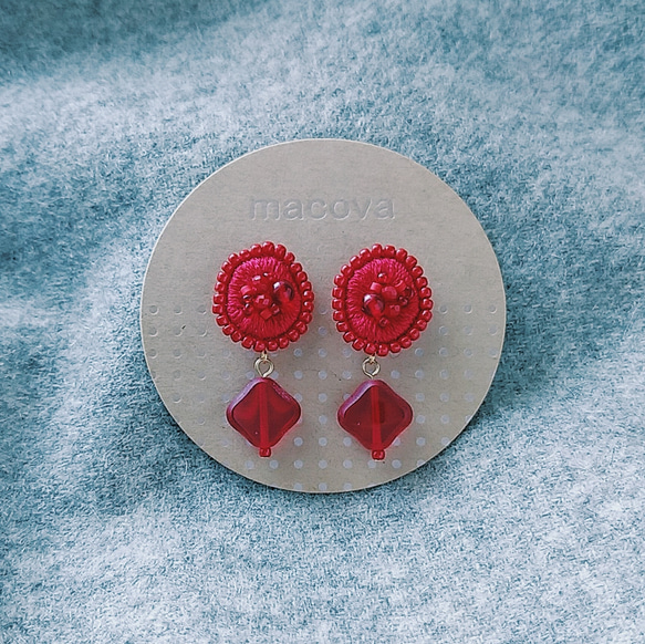 閃粉&lt;方紅&gt;刺繡耳環/耳環 第6張的照片