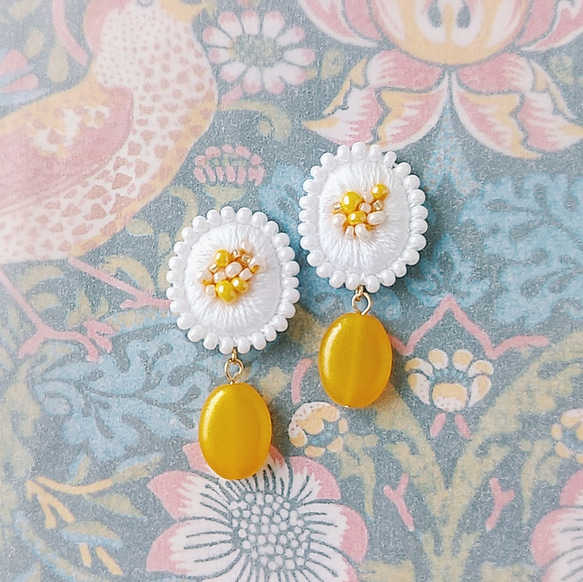 きらきら〈やまぶき〉  刺繍ピアス／イヤリング 2枚目の画像