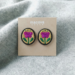 ハートフラワー〈プラム〉　刺繍ピアス／イヤリング　 2枚目の画像