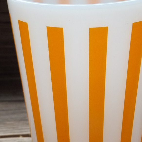 ミルクガラス 　ティーハウス　タンブラー　ストライプ（オレンジ）　プリント 2枚目の画像
