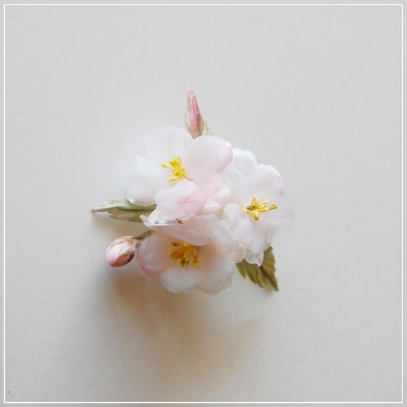 桜のコサージュ(本絹シルク使用） 3枚目の画像