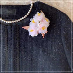 手染めの布花　桜のコサージュ(本絹シルク使用） 4枚目の画像