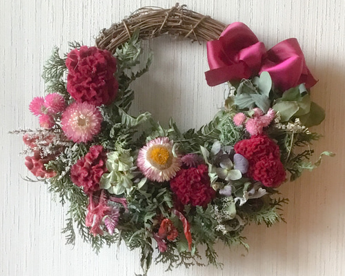 ドライフラワーリース~可愛い音色カウベルハーフリース~ .。.:*·゜+ カラフルなナチュラルリース オールシーズン 春夏秋冬 フラワー