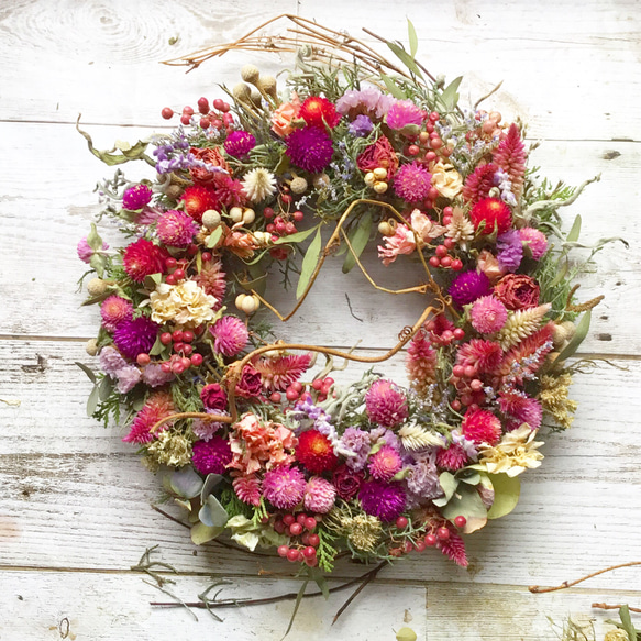 ピンクがかわいいナチュラルリース