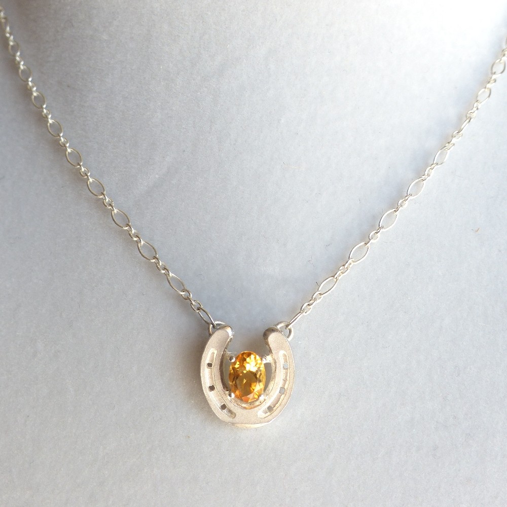 Silver950 蹄鉄シトリントパーズ　ネックレス