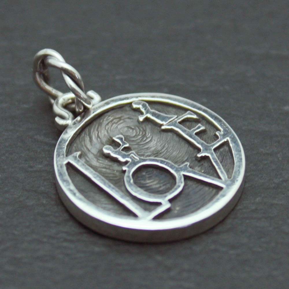 LOVE MINI COIN PENDANT　ペアで着けれるシルバーのペンダント