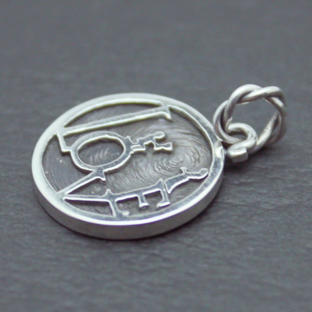 LOVE MINI COIN PENDANT　ペアで着けれるシルバーのペンダント