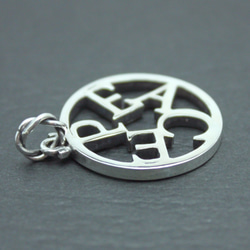 PEACE COIN PENDANT　ペアで着けれるシルバーのペンダント 4枚目の画像