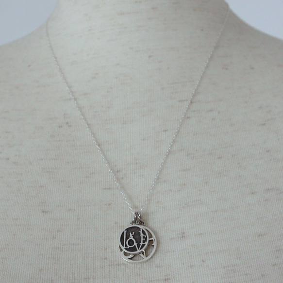 PEACE COIN PENDANT　ペアで着けれるシルバーのペンダント 10枚目の画像