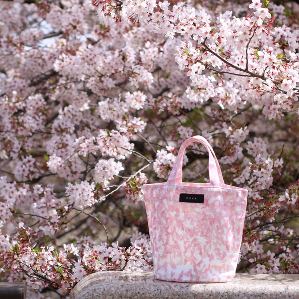 “櫻花花瓣圖案”圓底帆布手提袋 第6張的照片