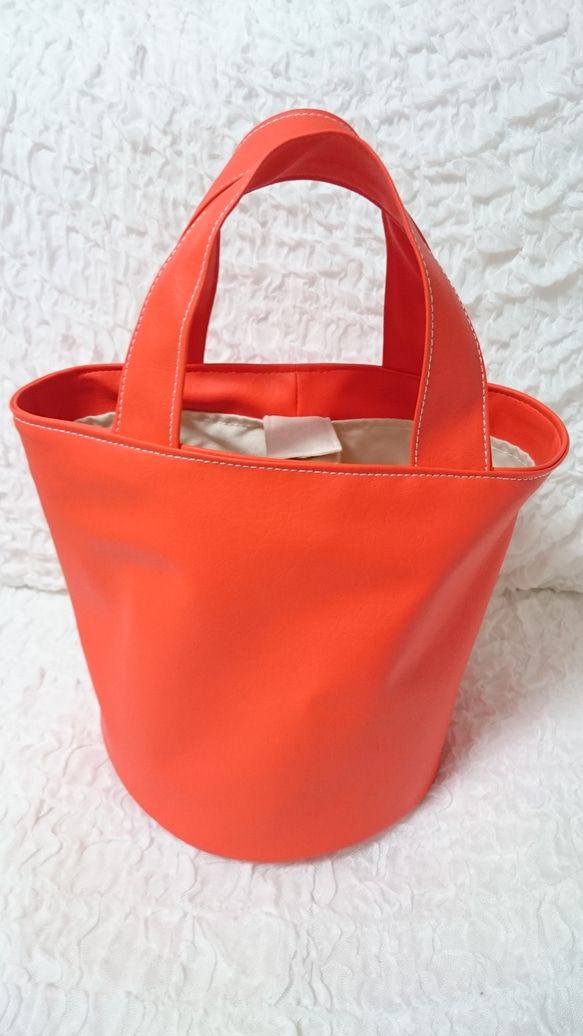 Synthetic leather　totebag　　-orange- 2枚目の画像