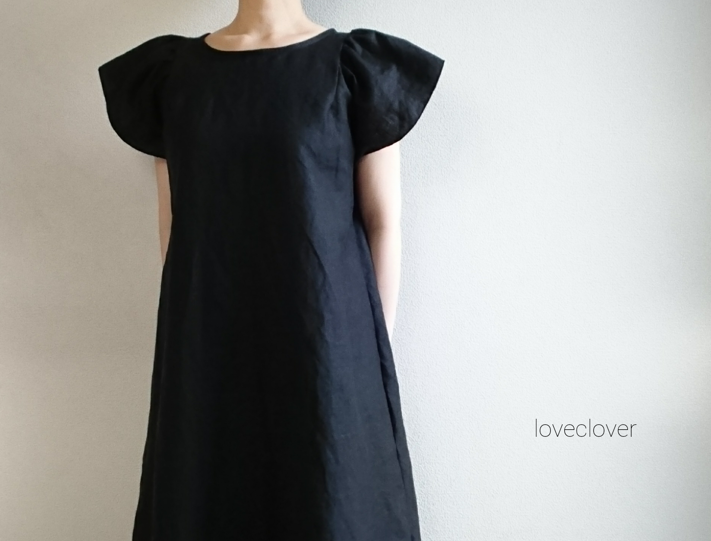 【風が通る服】ふんわりとしたお袖で華奢見え♡涼しげなすっきりシンプルなリネンワンピース　 漆黒　着丈やポケット選べます！