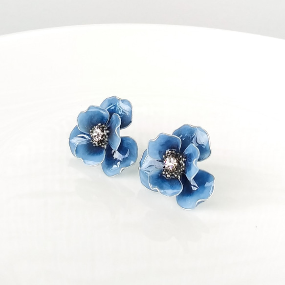 blue rose アンティークブルー のお花　【両耳】ピアス・イヤリング（直径20mm）＆ 【片耳】イヤーカフ 3枚目の画像