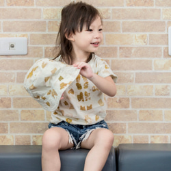 子供用Tシャツ（M） - オニオンスキンプラントの印刷と染色、コットンTシャツ。 4枚目の画像