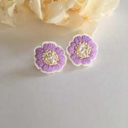 刺繍のお花イヤリング No3（ヘリオトロープ） 送料無料 4枚目の画像