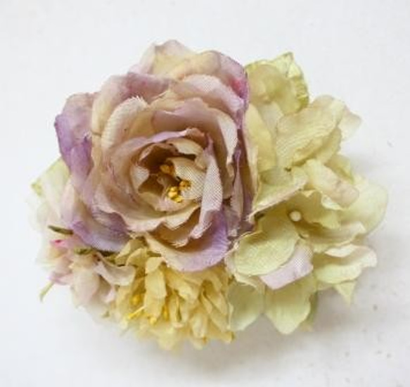 アンティーク風ほんのり紫のバラと小花の布花コサージュ　　C-4 1枚目の画像