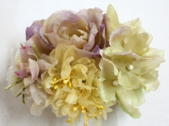 アンティーク風ほんのり紫のバラと小花の布花コサージュ　　C-4 2枚目の画像