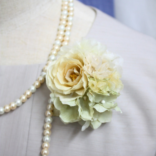 柔らかいアイボリーなバラとアジサイ・小花の3way布花コサージュ ＃C  