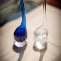 水のしずくの一輪挿し 瑠璃色 ガラス 長崎 瑠璃庵 一輪挿し・花瓶