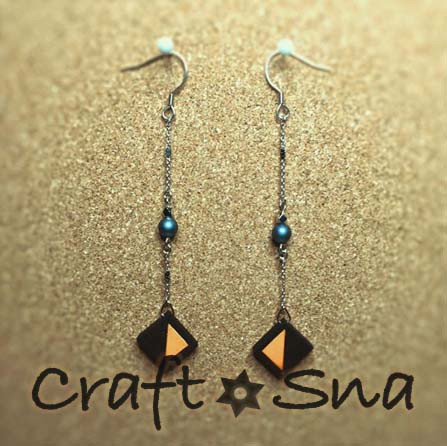 木と皮で出来たシンプルなピアス