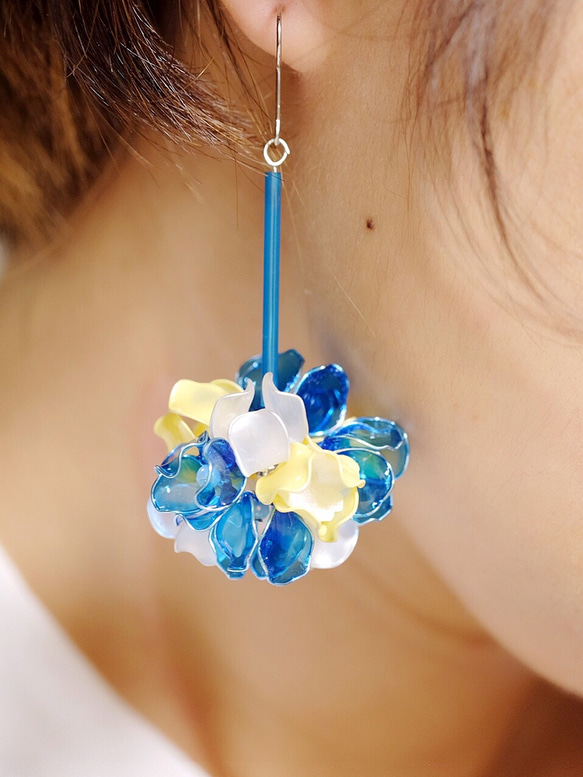 Hanakin花金 花球 藍x黃 手作飾品耳環（單顆） 第4張的照片