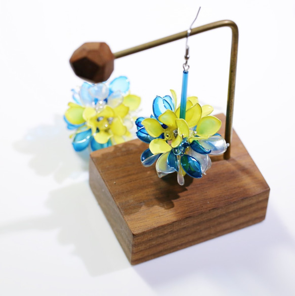 Hanakin花金 花球 藍x黃 手作飾品耳環（一對） 第2張的照片