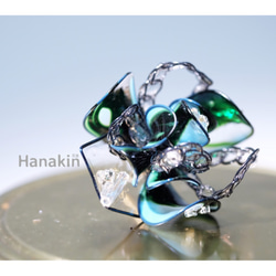 Hanakin花金 線絲編織冬花 暈染淺藍墨綠 手作飾品耳環（單顆） 第2張的照片