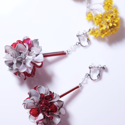 Hanakin花金 花球 紅灰雙管 手作飾品耳環 （一對） 第1張的照片