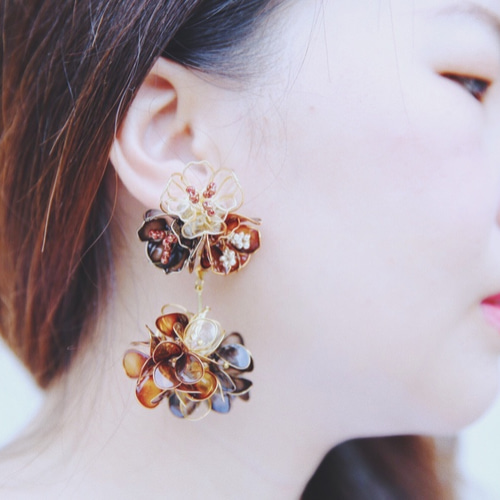 ゴールド フラワーデザイン ピアス デザインピアス フラワー ゴールド : ビーズアンドパーツ - 通販