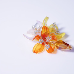 Flora 芙洛拉(橘) 手作飾品耳環（一對） 第2張的照片