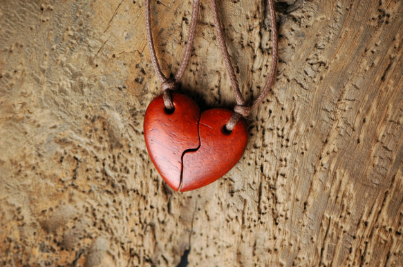 木雕刻 項鍊 客製化 情人節禮物 刻字 對鍊 第2張的照片