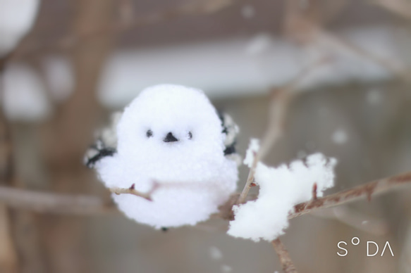 シマエナガのぽんぽんぬいぐるみ 2枚目の画像