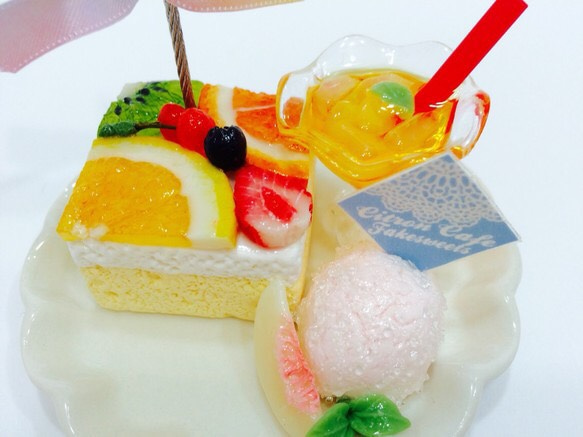 スクエアフルーツケーキのメモスタンド スイーツデコ 3枚目の画像