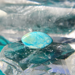 天然ブルーオパール14kgf片耳ピアス☆ペルー産原石から磨いた１点もの 5枚目の画像