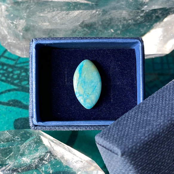 天然ブルーオパール14kgf片耳ピアス☆ペルー産原石から磨いた１点もの 7枚目の画像