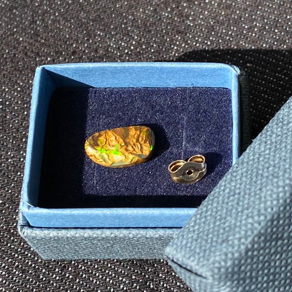 天然ボルダーオパール14kgf片耳ピアス☆オーストラリア・Yowah産原石から磨いた１点もの！ 10枚目の画像