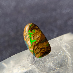 天然ボルダーオパール14kgf片耳ピアス☆オーストラリア・Yowah産原石から磨いた１点もの！ 4枚目の画像