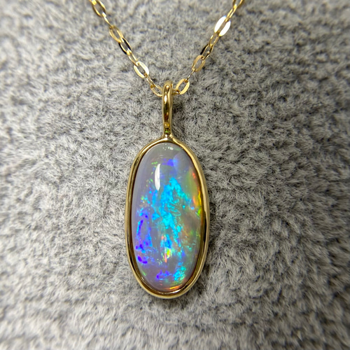 K18☆天然オパールネックレス☆オーストラリア産原石から磨いた1点