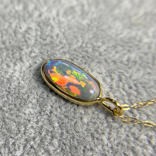 K18☆天然オパールネックレス☆オーストラリア産原石から磨いた1点