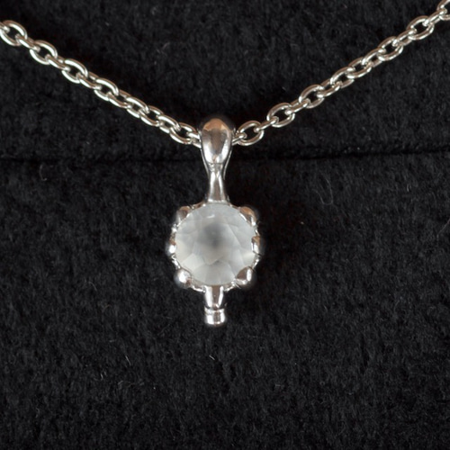 ミャンマー産天然本翡翠 チャーム シルバー925 日本製 自社製 翡翠 5月誕生石 幸福 繁栄 成功 風水 聖なる石