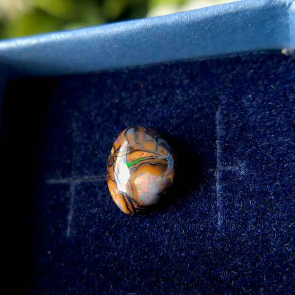 天然ボルダー（アイアン）オパール14kgf片耳ピアス☆オーストラリア・Yowah産原石から磨いた１点もの！ 9枚目の画像